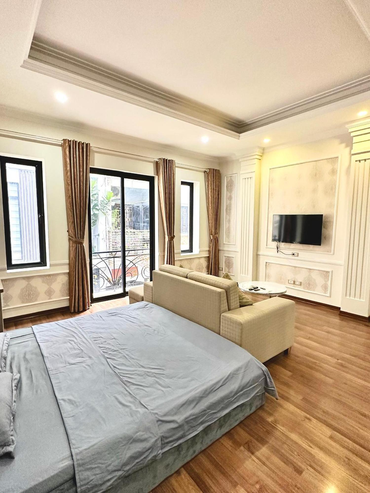 B&o - 40m Large Room, Full Amenity, Peaceful Apartment Hanoi